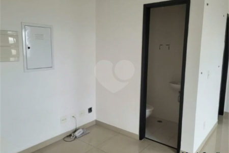 Sala comercial com 35m² , 1 vaga , 1 banheiro , à venda na Penha.