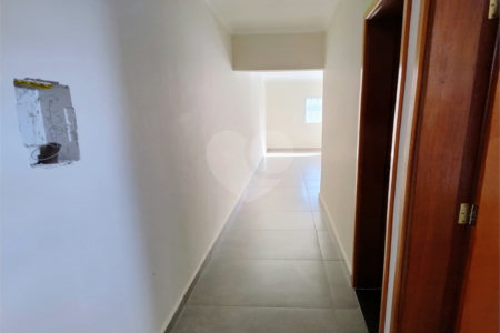 Casa nova 2 quartos dois banheiros Jardim Hikari