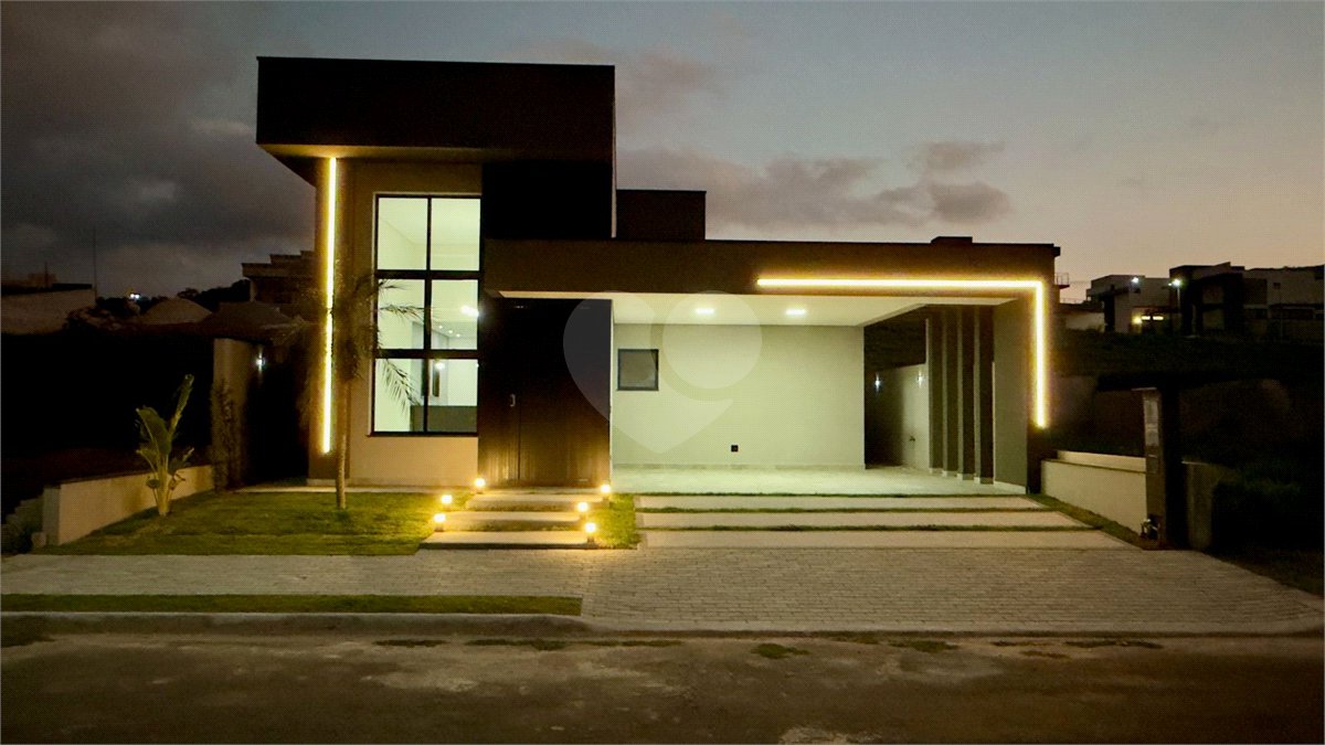 Casa térrea 3 dormitórios (3 suítes), espaço gourmet, piscina, 2 vagas garagem, condomínio fechado com ampla área lazer