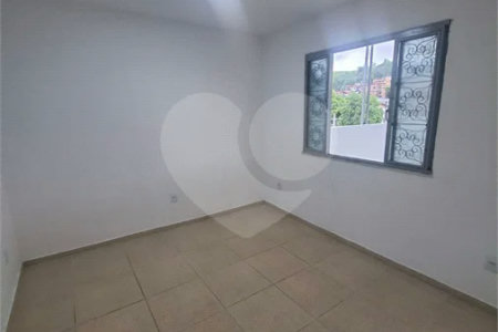 SOBRADO TIPO APARTAMENTO COM 1 QUARTO PARA LOCAÇÃO 153m² - SANTÍSSIMO