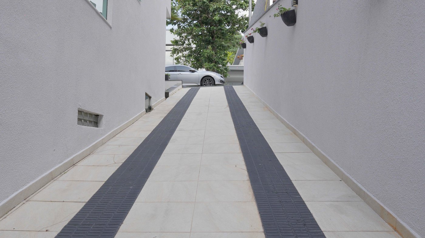 Casa de Alto Padrão à venda com 4 quartos, sendo 1 suíte, em condomínio, Cotia - SP