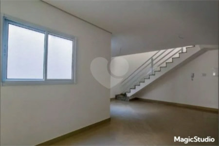 Apartamento com 2 dormitórios , sendo 1 suíte , 1 vaga , á venda na Vila Humaitá em Santo André.