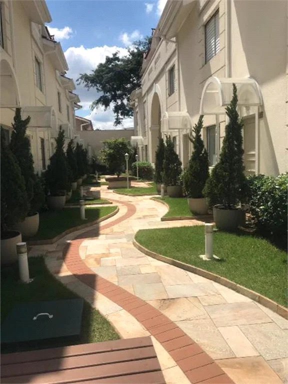 Casa à venda com 3 quartos, sendo 1 suíte,  no condomínio Villas de São Francisco, São Paulo - SP