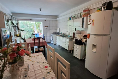 Sobrado à venda | 740 m² | 5 dormitórios (1 suíte) no Bom Retiro!