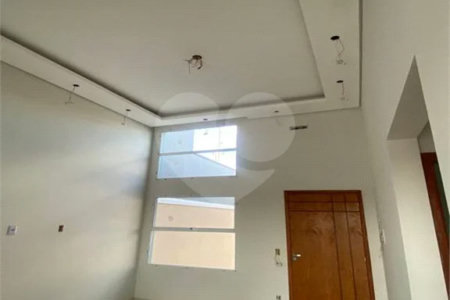 Linda casa nova á venda Jardim dos Sabias, 2 dormitorios um suite, uma vaga. 129m² de construção.