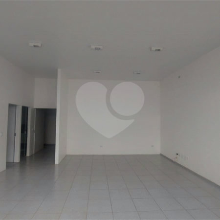 Sala Comercial na Prestigiada Alameda Lucas Nogueira Garcez