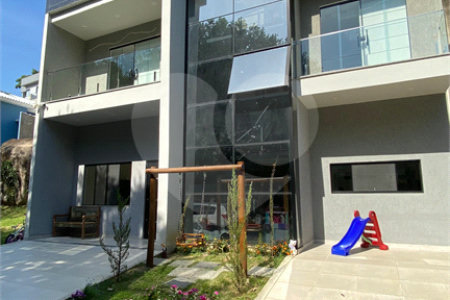 Casa triplex para venda e locação em condomínio Mansões Da Prata, no Rio da Prata, Campo Grande.