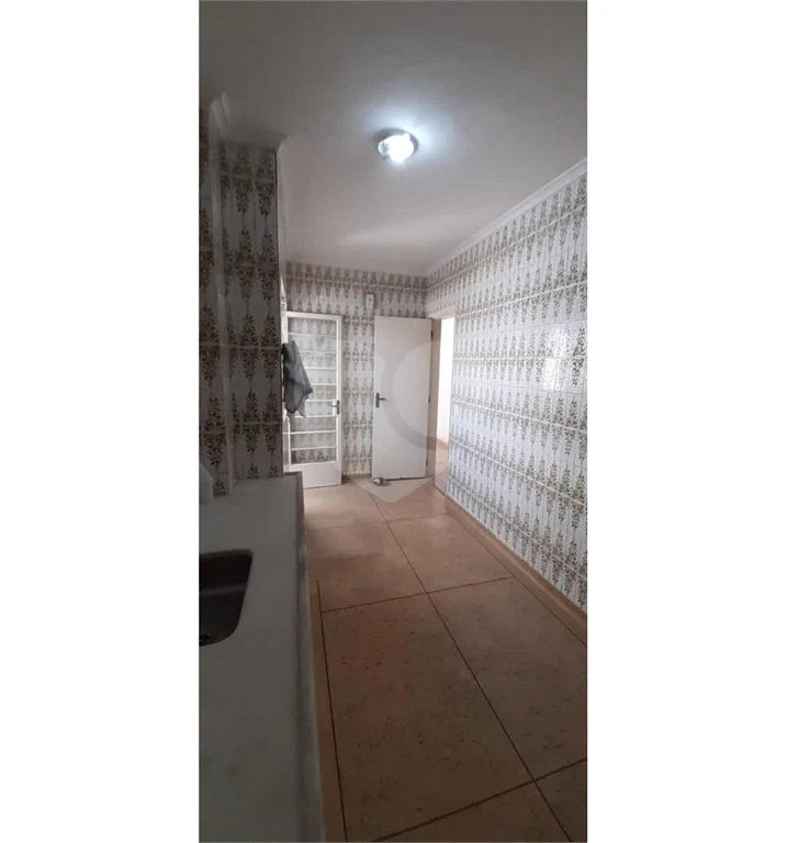 Apartamento - Bom Retiro - 3 dormitórios - 1 banheiro - 1 sala - 1 cozinha