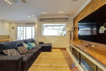 Casa à venda com 3 suítes no condomínio Villa Splendore, São Paulo - SP