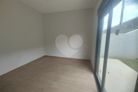 Casa exclusiva em Atibaia de alto padrão com 3 suítes, piscina, espaço gourmet, condomínio fechado, aceita financiamento