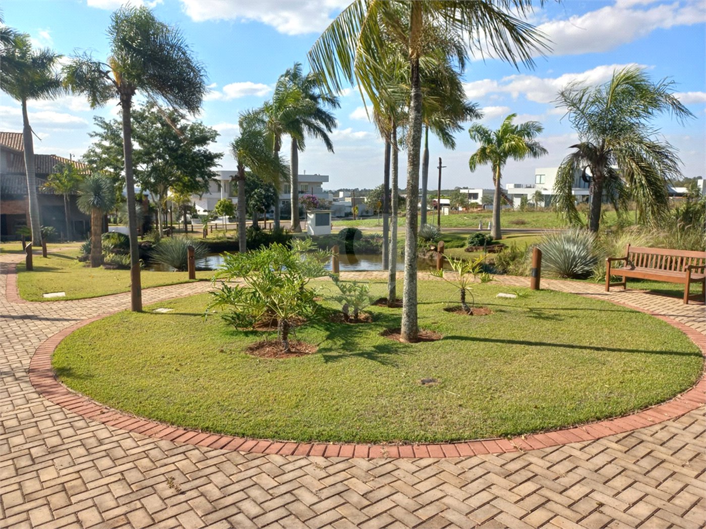 Terreno para venda no condomínio de alto padrão Damha Golf