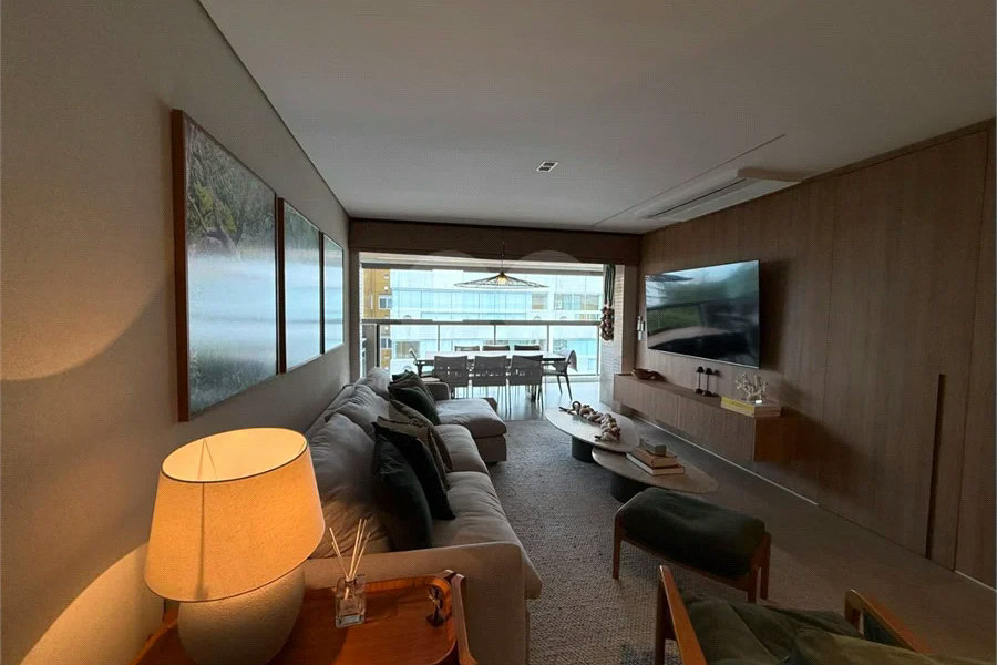 Apartamento à venda com 5 quartos, sendo 3 suítes, em Riviera de São Lourenço, Bertioga, SP