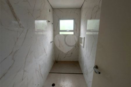 Sobrado à venda com 3 quartos, sendo 1 suíte, em Vila Omízollo, Louveira, SP