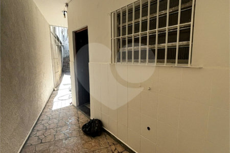 Casa com 70m², 3 dormitórios, sendo 1 suíte, 4 vagas, à venda no bairro do Ipiranga.