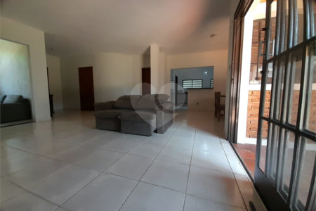 Casa de Alto Padrão à Venda e Locação no Parque Santa Mônica - São Carlos
