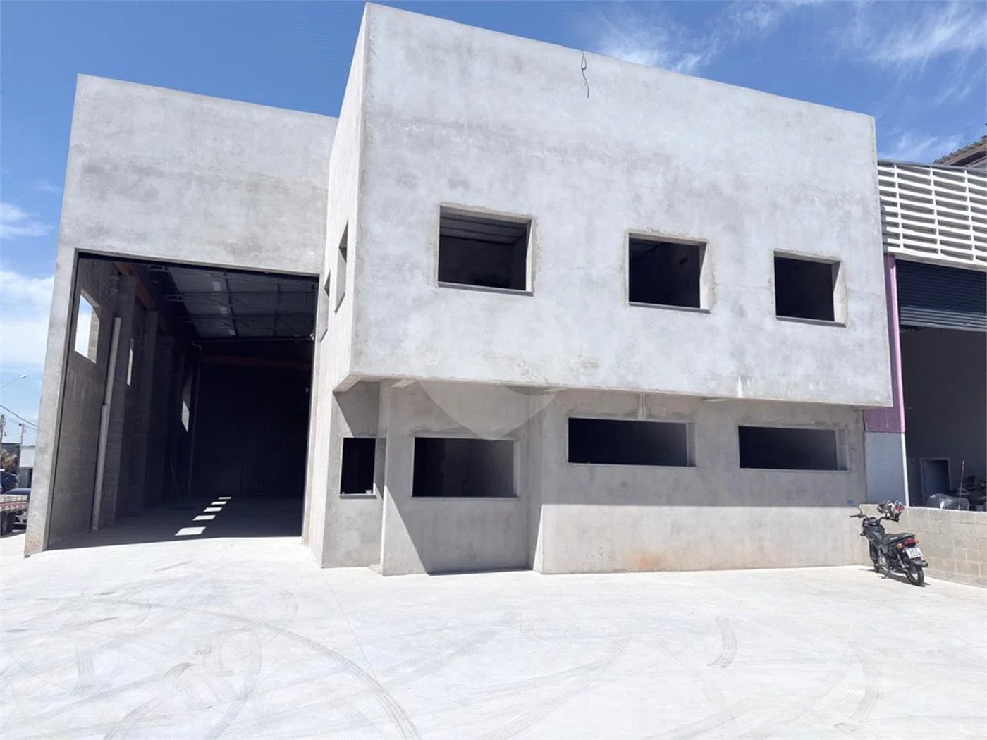 Galpão comercial para alugar no Alphanorte