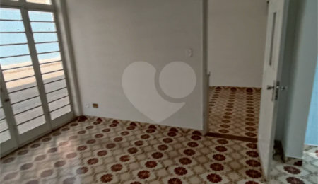 Sobrado à venda com 4 quartos, sendo 1 suíte,  em São Lázaro, São João da Boa Vista, SP