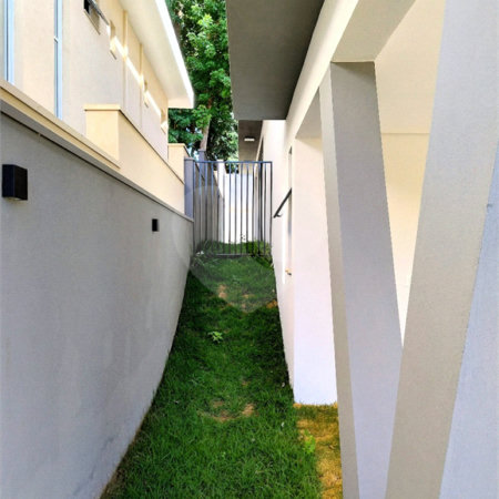 Casa a venda no condomínio Faber III