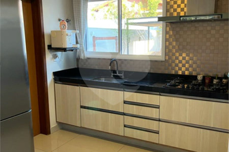 Casa em Condomínio - Jardim Residencial Alto de Itaici!