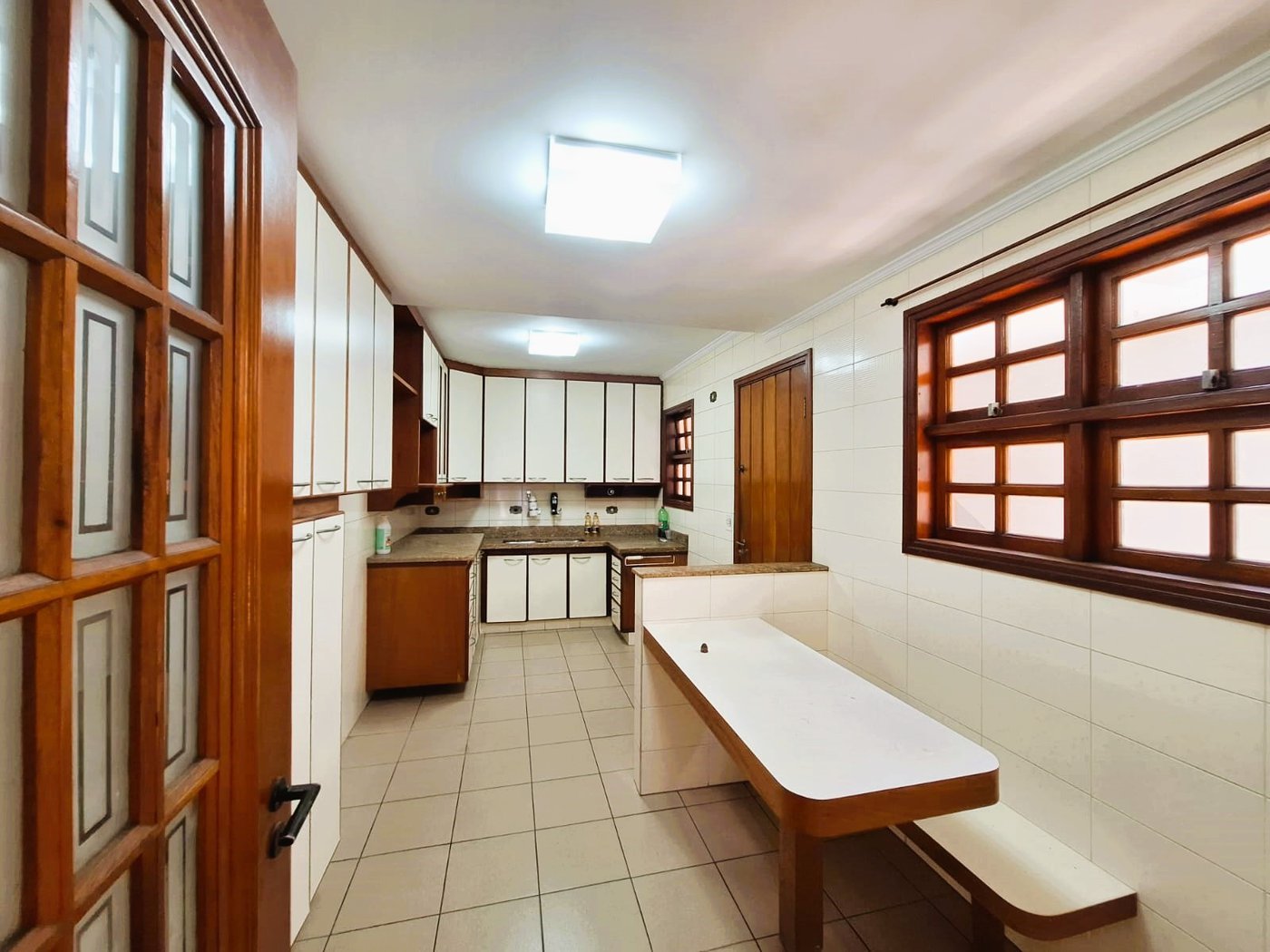 Casa à venda com 4 suítes, sendo 1 suíte externa, no Jardim Bonfiglioli, São Paulo - SP