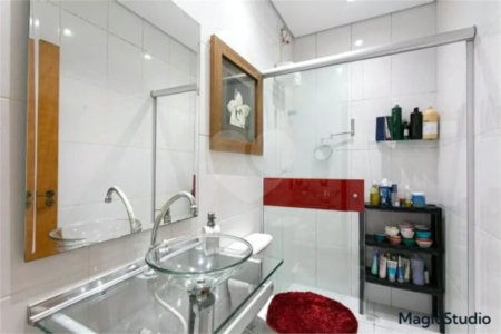 Casa com 153m², 3 dormitórios, sendo 1 suíte, 4 vagas, à venda na Penha.