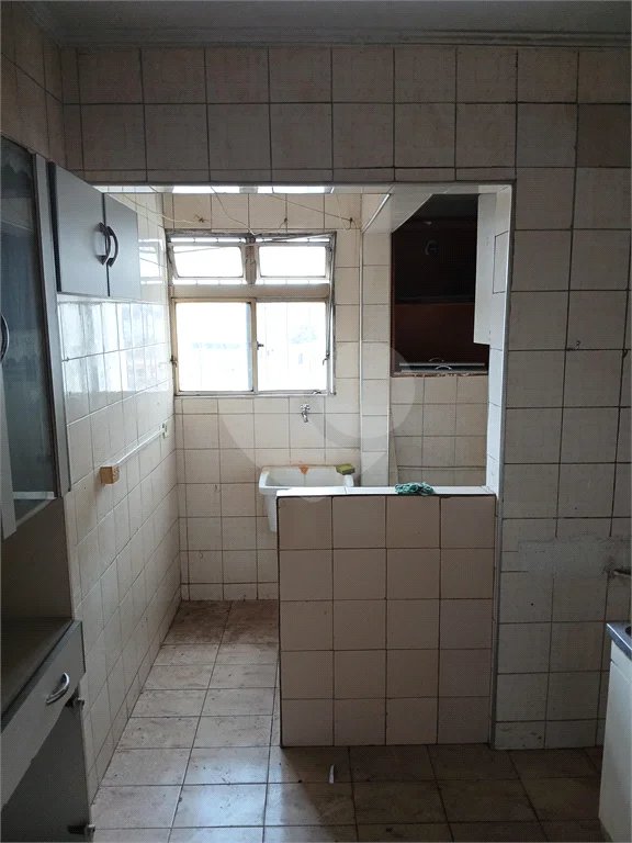 Viva com praticidade e conforto em um condomínio próximo ao comércio!