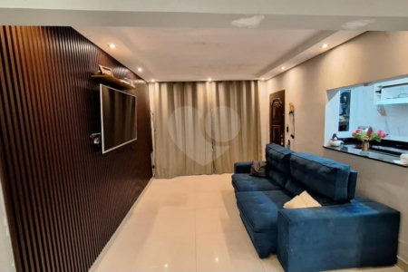 Casa de 2 quartos em Rua Orange, Vila Luzita, Santo André - Venda!