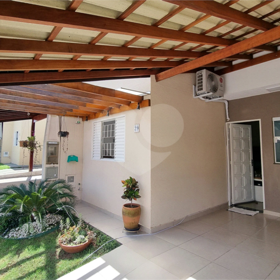Casa no Condomínio Flamboyant II a venda .