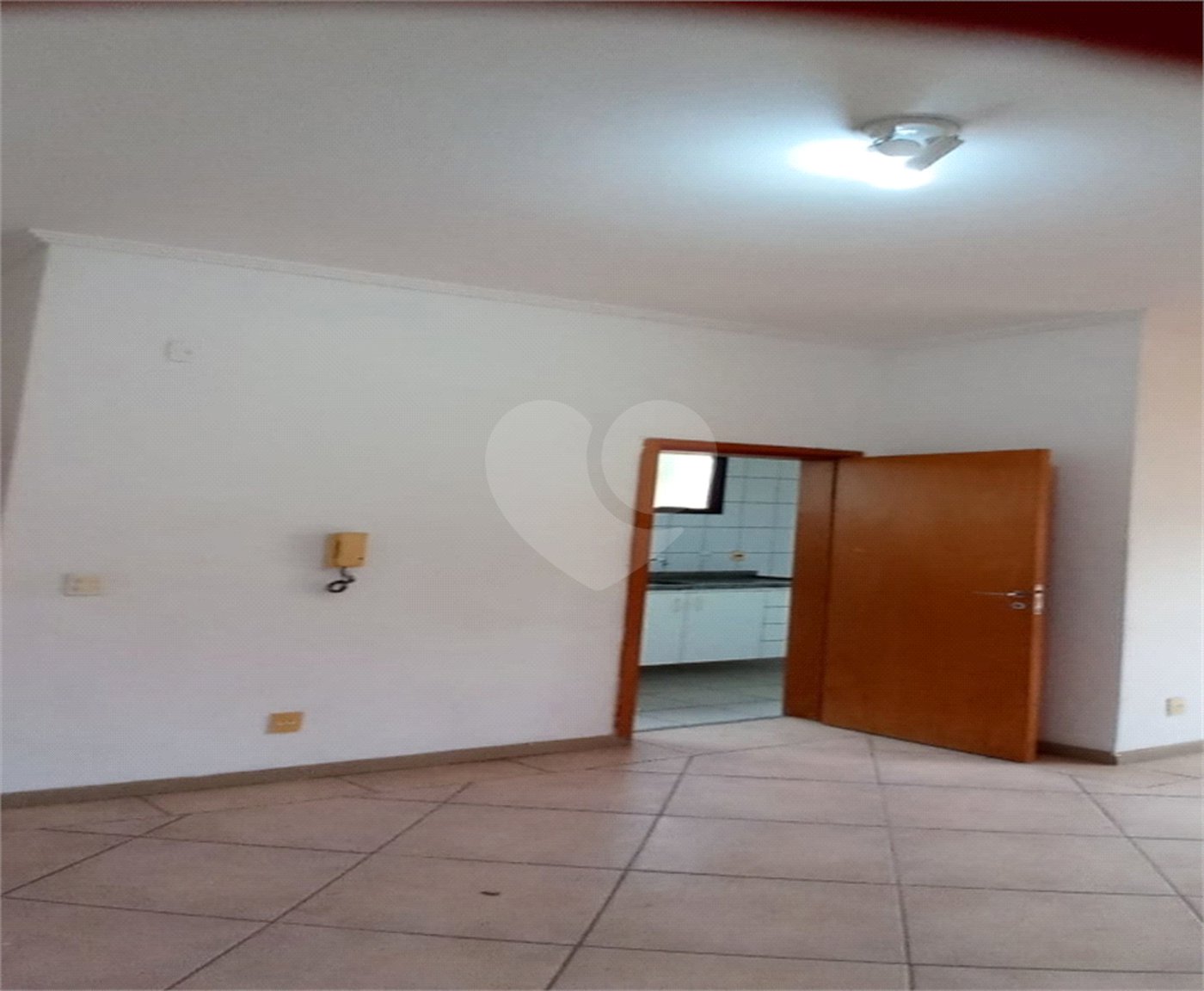Apartamento no Condomínio Maktub.