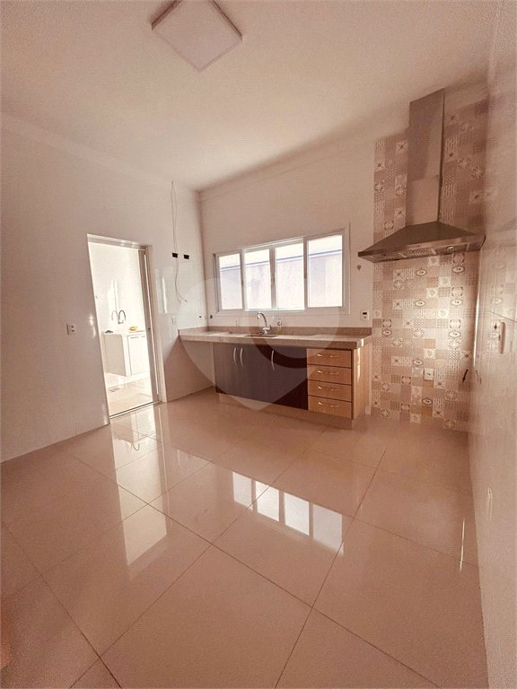 Casa à venda com 3 quartos, sendo 3 suítes, no condomínio Village Damha III, São Carlos - SP