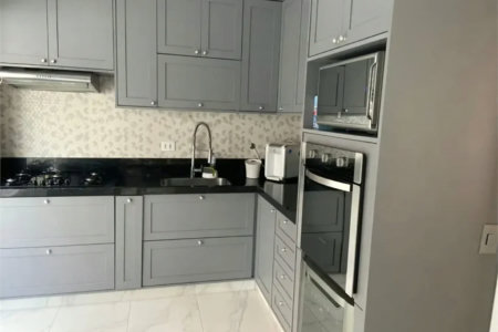 Casa à venda com 3 quartos, sendo 1 suíte,  no condomínio Villas de São Francisco I, São Paulo - SP