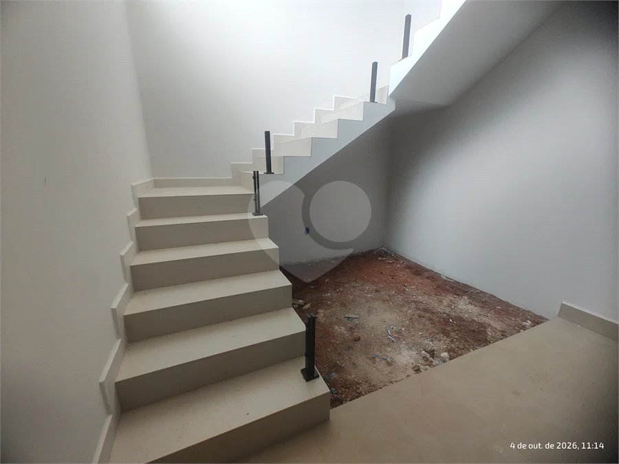 Casa exclusiva em Atibaia de alto padrão com 3 suítes, piscina, espaço gourmet, condomínio fechado, aceita financiamento