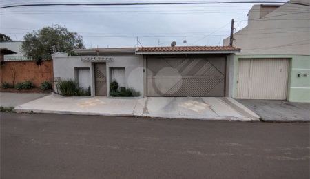 Casa à venda com 3 quartos, sendo 1 suíte, em Jardim Santa Paula, São Carlos, SP