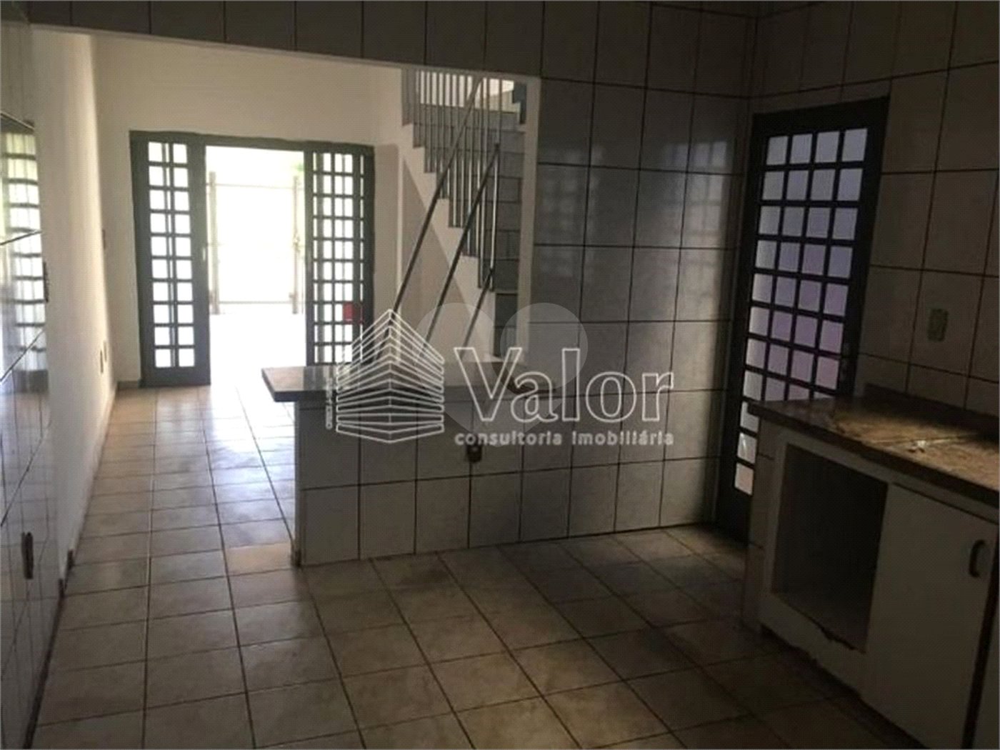 Casa Sobrado com piso cerâmico, com 3 dormitórios no Jardim Ricetti