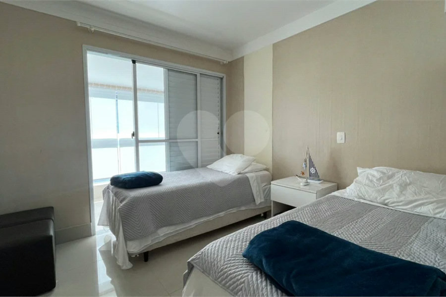 Apartamento à venda com 3 quartos, sendo 2 suítes,  em Riviera de São Lourenço, Bertioga, SP