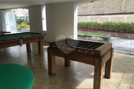 Espaço e Segurança no Bom Retiro: Apartamento de 100 m² com Infraestrutura Completa
