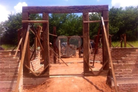 Casa de Campo em condomínio Analândia