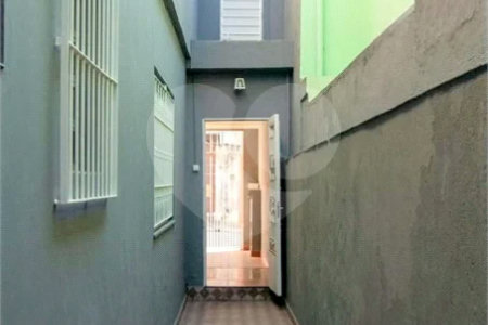 Imóvel para você investidor com 2 casas independentes a 500 metros do metrô São Lucas