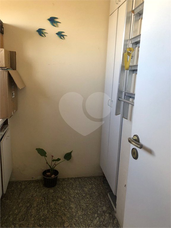 Apartamento na Região do Anália Franco Próximo ao Shopping com 3 Dormitórios sendo 1 Suíte e 2 Vagas de Garagem