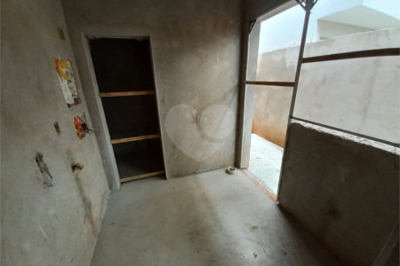 Casa Térrea no Condomínio Village Damha III.