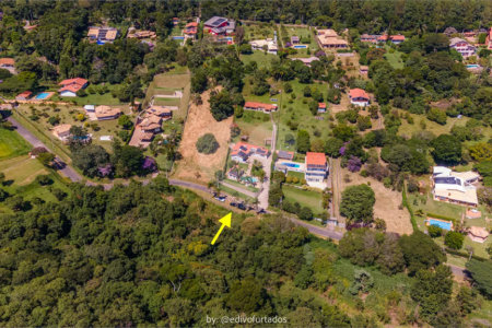 Casa à venda com 4 suítes no condomínio Vale da Santa Fé, Vinhedo - SP