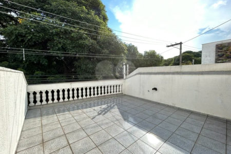SOBRADO PARA LOCAÇÃO NO PARQUE DOMINGOS COM 03 DORM 01 SUITE 02 VAGAS DE GARAGEM