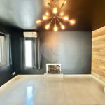 Casa em condomínio Impecável, 4 dorms / 2 suítes, varanda gourmet, piscina, 3 lareiras