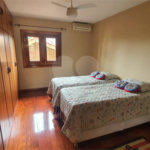 Casa à venda com 4 quartos, sendo 3 suítes, em Interlagos, São Paulo, SP