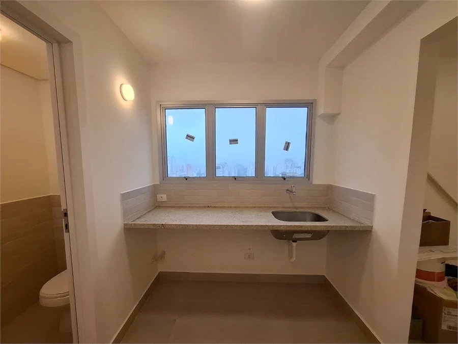 Apartamento à venda 107m² reformado com 2 quartos, sendo 1 suíte no Morumbi