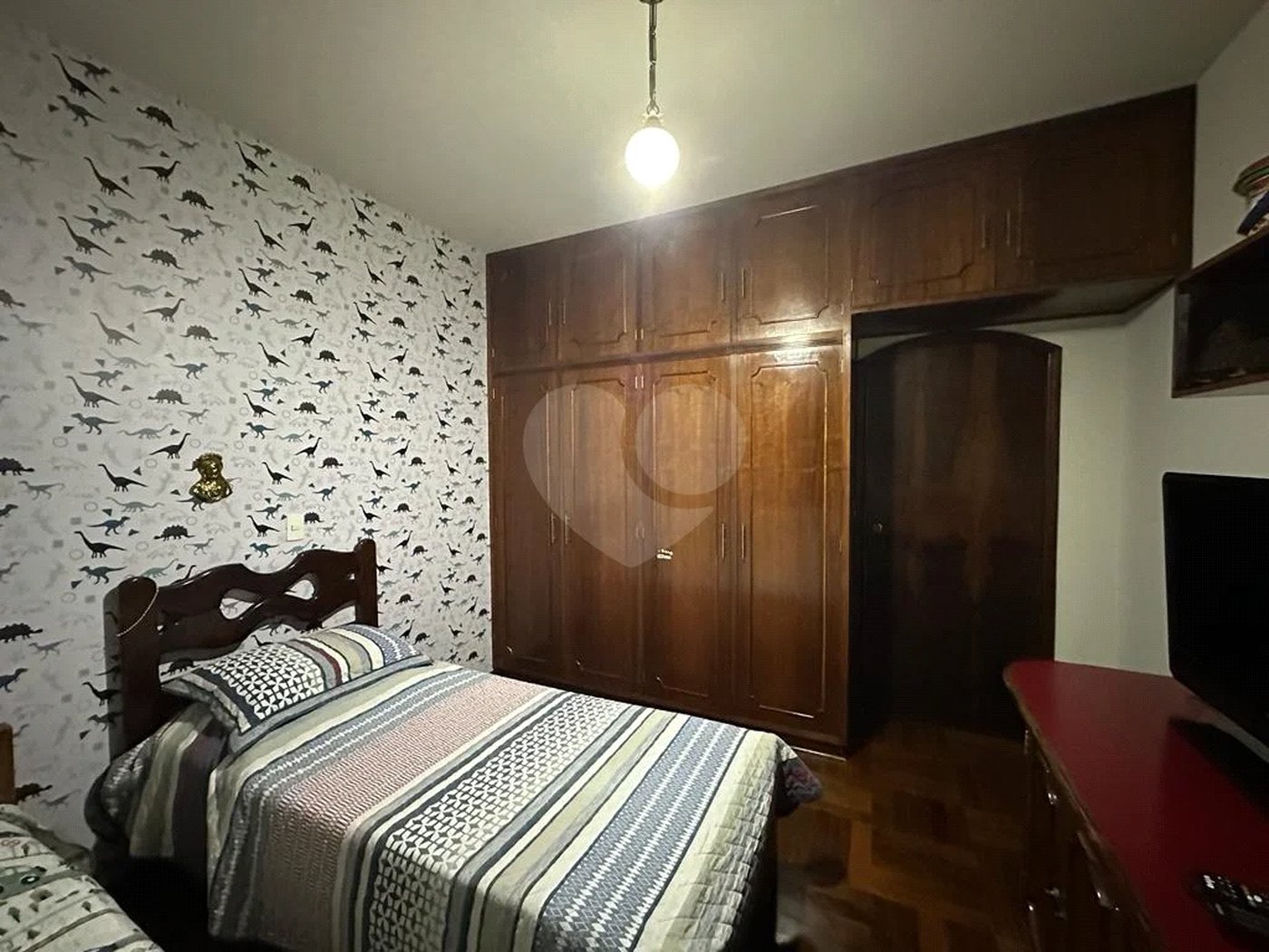 Casa assobradada à venda no bairro Nova Piracicaba, em Piracicaba/SP.