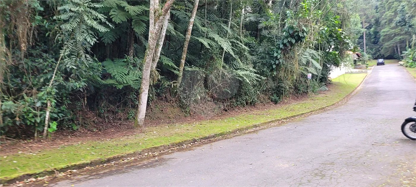 Terreno à venda no condomínio Alpes da Cantareira, Mairiporã - SP