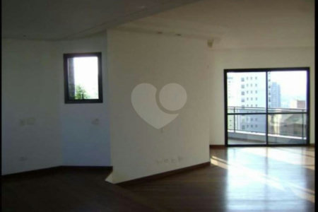 Cobertura duplex com churrasqueira e piscina