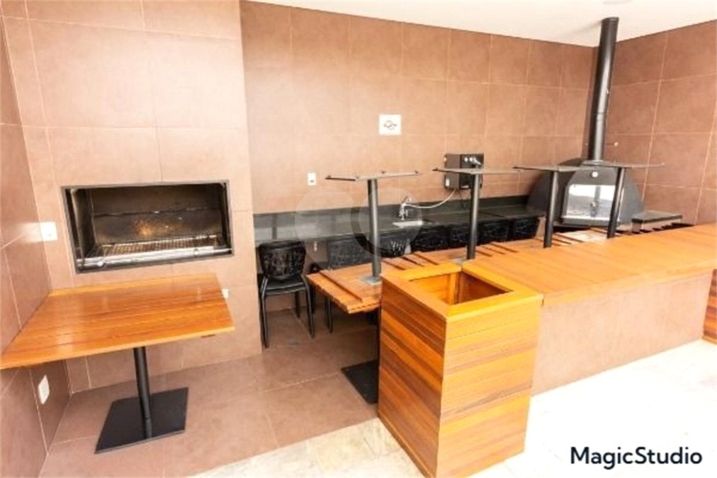Apartamento com 66m², 2 dormitórios, 1 vaga de garagem, à venda na Barra Funda.