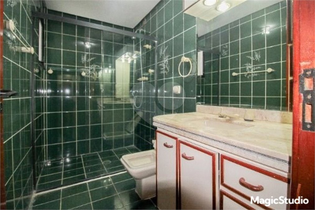 Apartamento com 150m², 3 dormitórios, sendo 1 suíte, 3 vagas de garagem, à venda no Tatuapé.